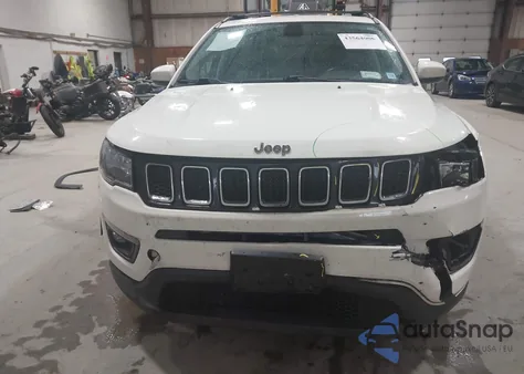2019 Jeep Compass Latitude 4X4 z USA, uszkodzony, nr VIN 3C4NJDBB8KT768484